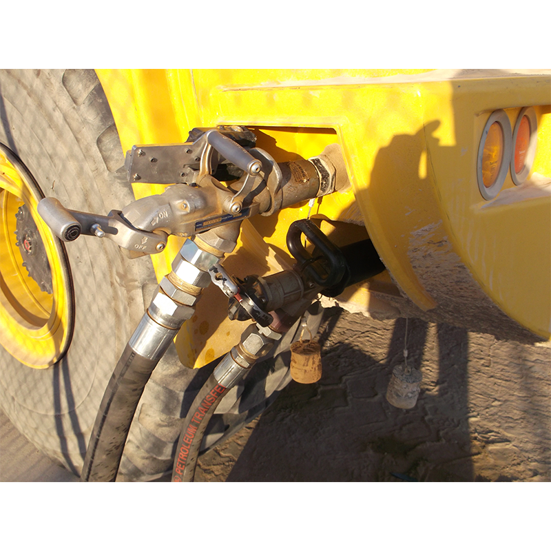 Banlaw 800 Series Dry Break Diesel Refuelling Nozzle in action